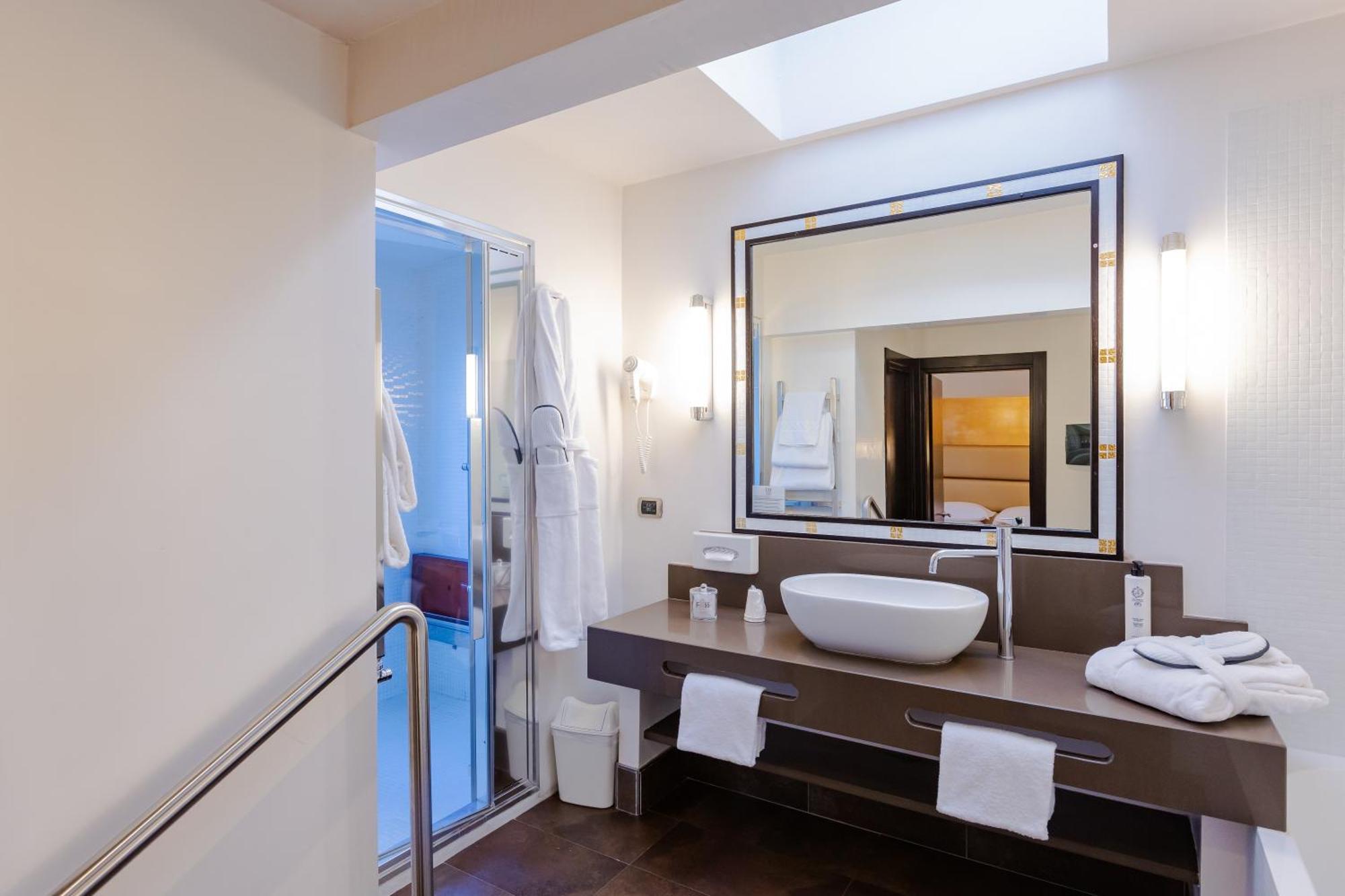 Hotel Fh55 Med Executive 4*
